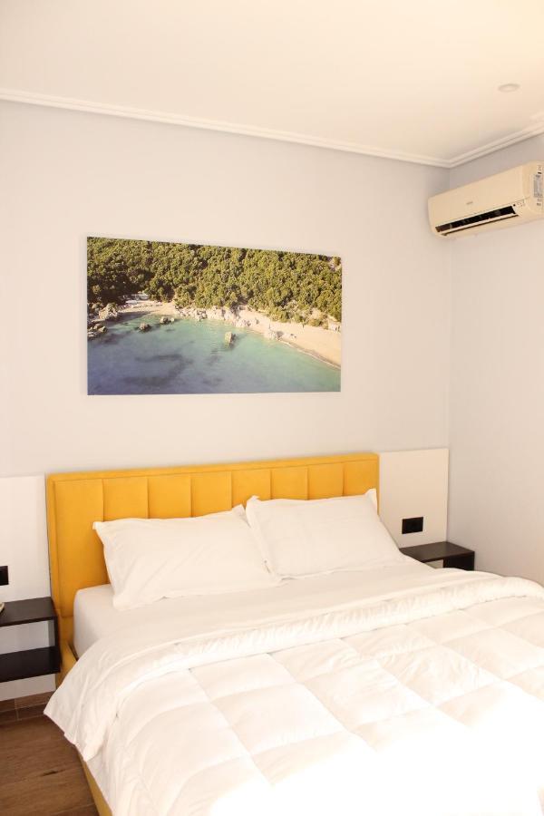 Bebi Hotel And Apartments Sarandë Exterior foto